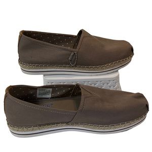BOBS Slip On Flats 9.5